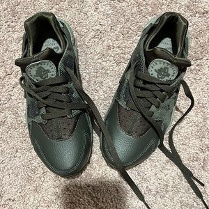 Olive green Nike huaraches